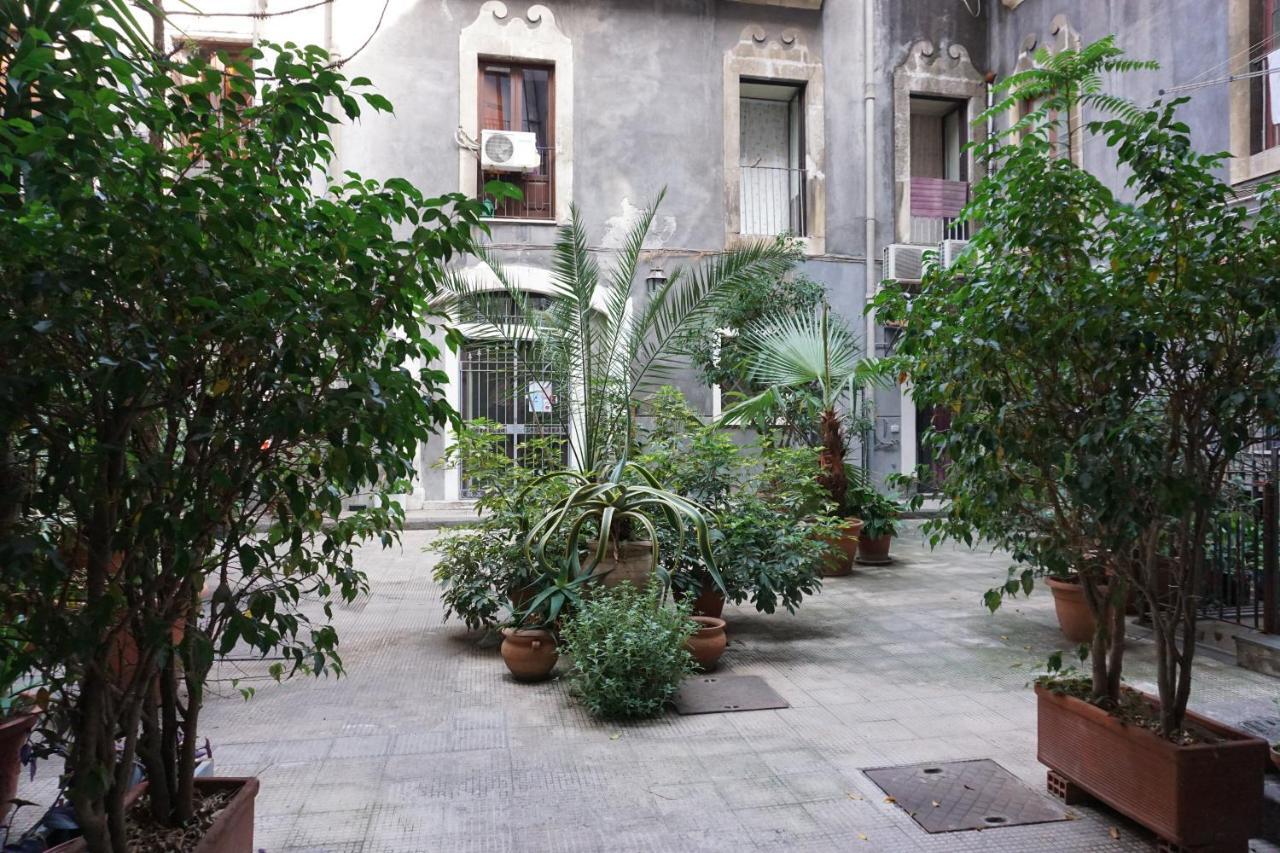 Elegante appartamento centro storico Aeroporto di Catania Fontana Rossa Esterno foto